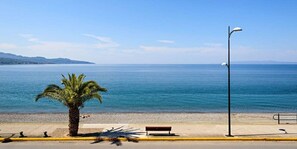 House | 3 bedrooms, soundproofing, Internet - City s Best-kept Secret Chic Luxe Getaway (Kalamata)