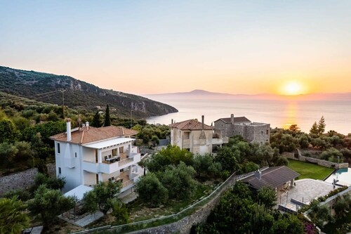 Kitries Summer Getaway - Eden Sandy Suite