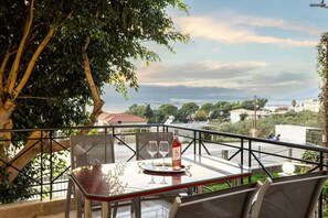 Casa | 3 quartos, escrivaninha, acesso à internet de alta velocidade