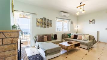 Apartment | 3 bedrooms, desk, Internet