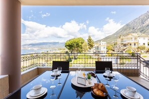 3 bedrooms, desk, Internet - Verga Beachside Getaway With Panoramic Seaviews (Kalamata)