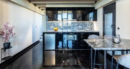 Ventiri Lofts - Luxury Penthouse w Home Cinema