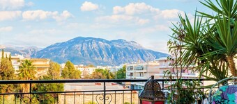 Bright Comfy Flat Near the Beach the City Center