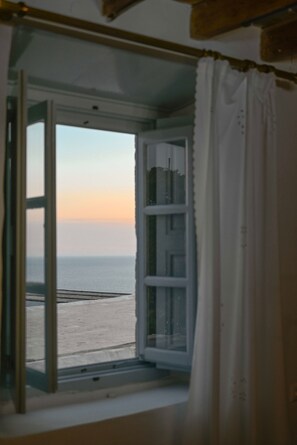 House, Smoking | 2 bedrooms, Internet