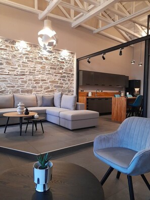 3 bedrooms, desk, soundproofing, Internet - Seafront Karma Luxury - An Escape From Reality (South Pelion)