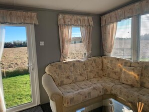 Smart TV, lareira, pebolim