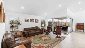 智能電視、書籍