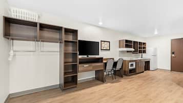 Suite, 2 Queen Beds, Accessible, Non Smoking