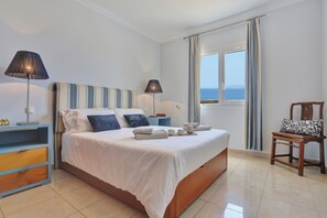 3 bedrooms, in-room safe, desk, iron/ironing board - CASA ELENA EXCELLENT VIEWS NEXT TO THE SEA (Yaiza)