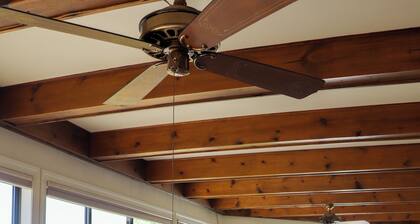 Lush Countryside & Shenandoah Mountain Views at Quiet Hills Retreat