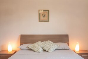 3 bedrooms, iron/ironing board, WiFi, bed sheets - Villa in Vigna Apartment (San Mango sul Calore)