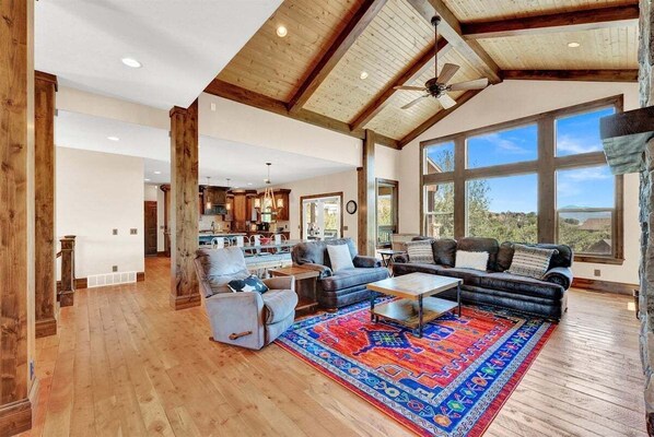 TV, fireplace - F 4919 | Your Dream Retreat (Eden)