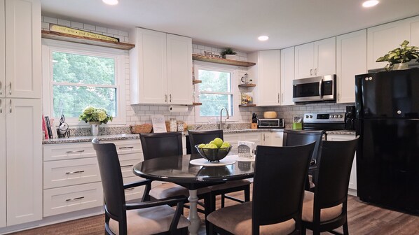 Dining - King Suite: 3 Bedrooms, 2 Baths, Jacuzzi, on a Nigerian Dwarf Goat Petting Farm! (Crossville)