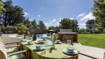 Villa | Dining
