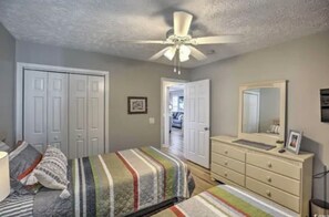 2 bedrooms, desk, iron/ironing board, travel cot