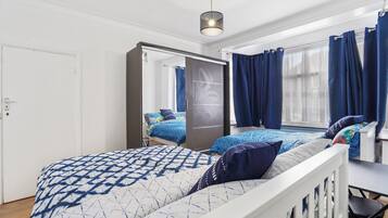 Apartment | 2 bedrooms, iron/ironing board, free WiFi, bed sheets