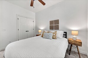 3 chambres, fer et planche à repasser, accès au Wi-Fi (inclus)
