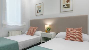 2 slaapkamers, een strijkplank/strijkijzer, wifi, beddengoed