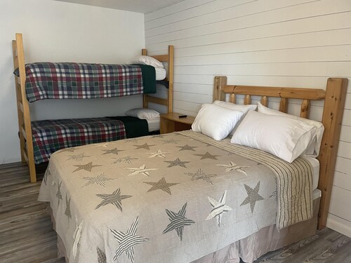 Room with wi-fi, mini fridge and microwave Red River Gorge area