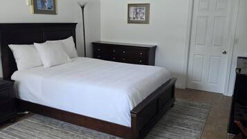 Habitación individual Confort, vista al jardín | Escritorio y wifi gratis