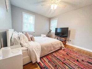 3 bedrooms, iron/ironing board, WiFi, bed sheets
