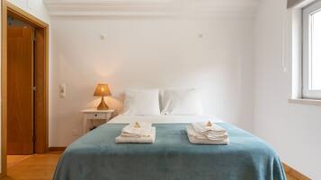 2 bedrooms, bed sheets