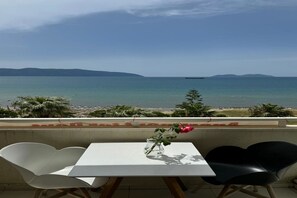 تناول الطعام بالخارج