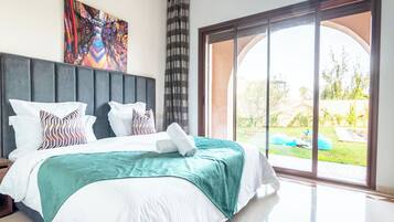 4 bedrooms, in-room safe, iron/ironing board, free WiFi
