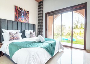 4 bedrooms, in-room safe, iron/ironing board, free WiFi