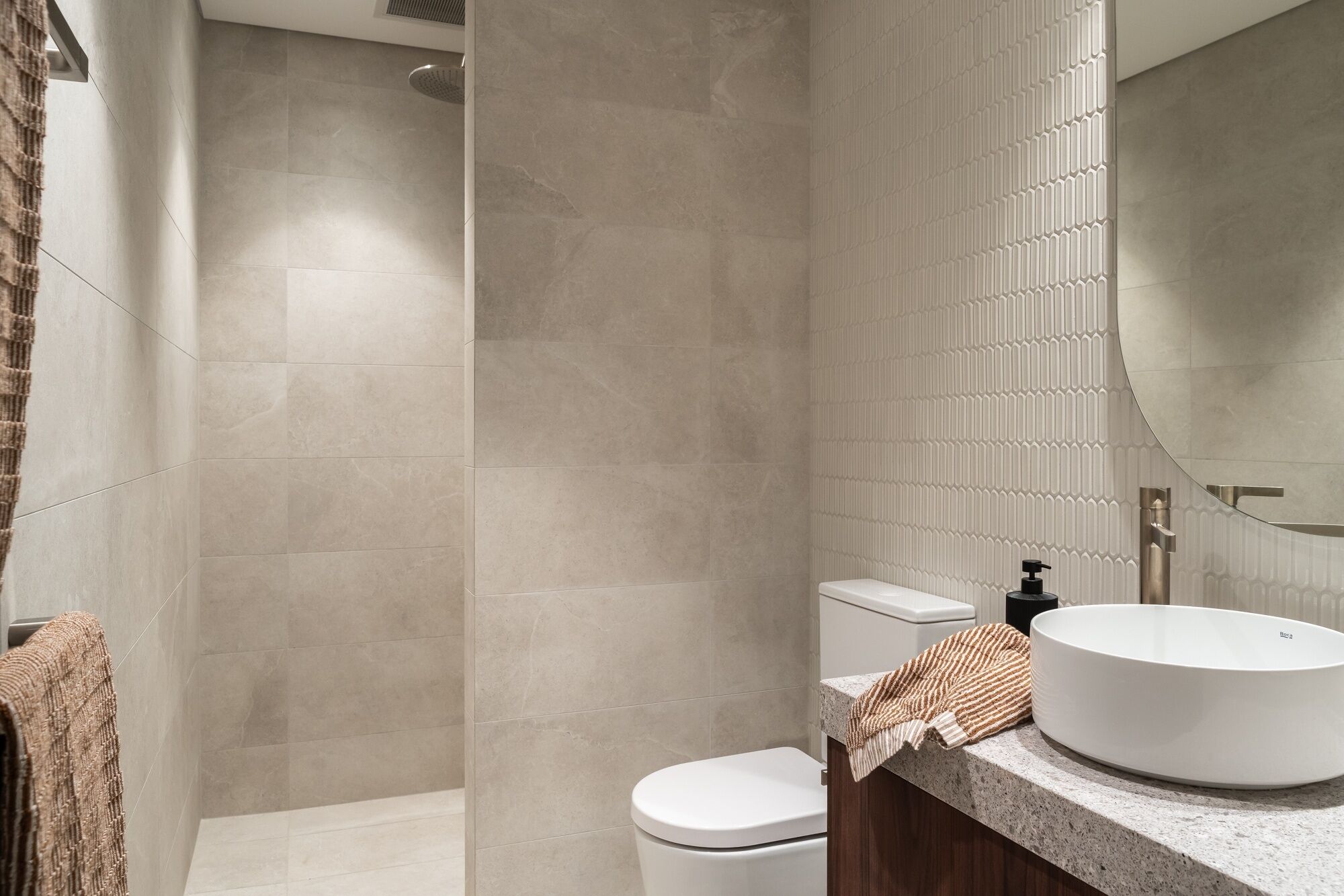 ヘアドライヤー、タオル