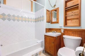 Dusche, Whirlpool, Haartrockner, Handtücher
