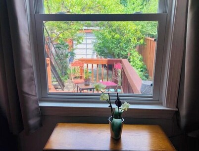 Charm and Comfort in Capitol Hill
