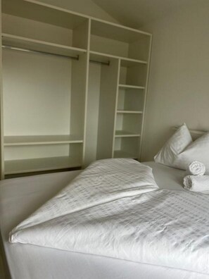 2 bedrooms, Internet, bed sheets - Villa Marija - Two Bedroom Apartment with Sea View (Novalja)