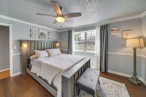 2 habitaciones, escritorio, tabla de planchar con plancha y wifi
