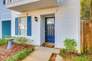 Exterior detail - Mobile Townhome Near University of South Alabama! (Mobile)