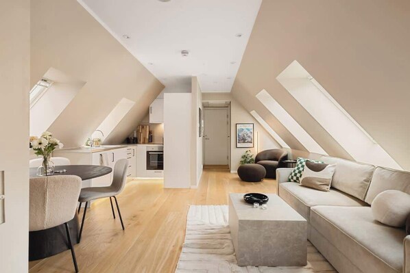 テレビ、書斎 / ワークスペース