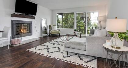 Downtown Kirkland - Modern 3rd Street Retreat