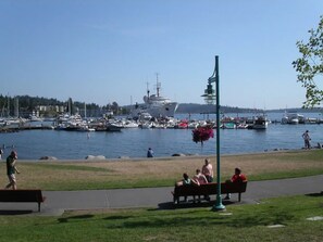 Marina - Downtown Kirkland - Modern 3rd Street Retreat (Kirkland)