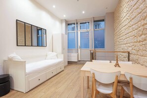 2 bedrooms, desk, iron/ironing board, WiFi - Loft 2 BR Marais, Notre Dame AC by LCC Agency (Paris)