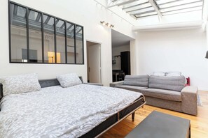 3 quartos, ferros/tábuas de passar roupa, Wi-Fi, roupa de cama
