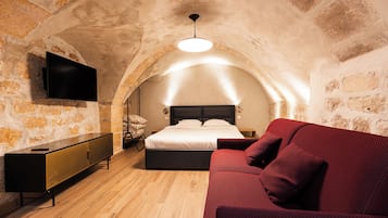 1 slaapkamer, een strijkplank/strijkijzer, wifi, beddengoed
