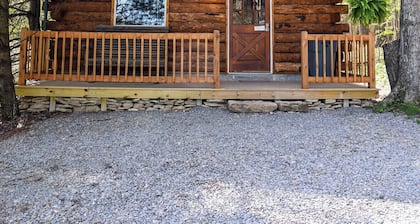 Mama Bear Log Cabin near Cook Forest State Park