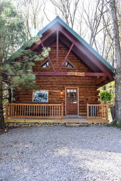 Mama Bear Log Cabin near Cook Forest State Park