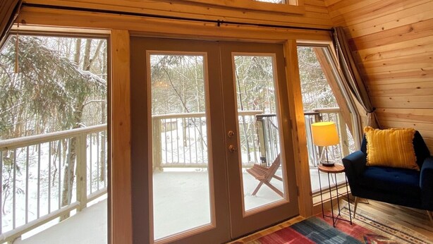 Interior - The Treehouse near Cook Forest State Park (Leeper)
