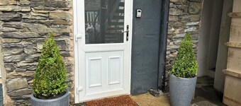 The Burrow - 2 Bedroom apartment in the heart of Windermere, Lake District