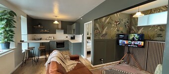 The Burrow - 2 Bedroom apartment in the heart of Windermere, Lake District