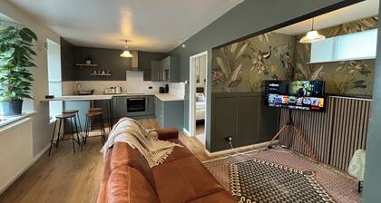 The Burrow - 2 Bedroom apartment in the heart of Windermere, Lake District