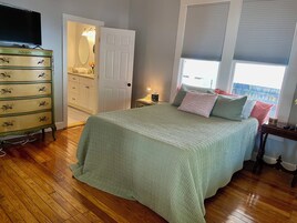 Memory-foam beds, individually decorated, individually furnished