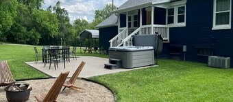 New - Cozy Hocking Hills Cottage w Hot Tub

