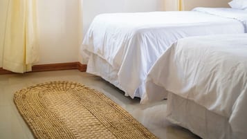 Leilighet – deluxe, balkong, byutsikt | 3 soverom, minibar (inkludert), skrivebord og skrivebord for bærbar PC